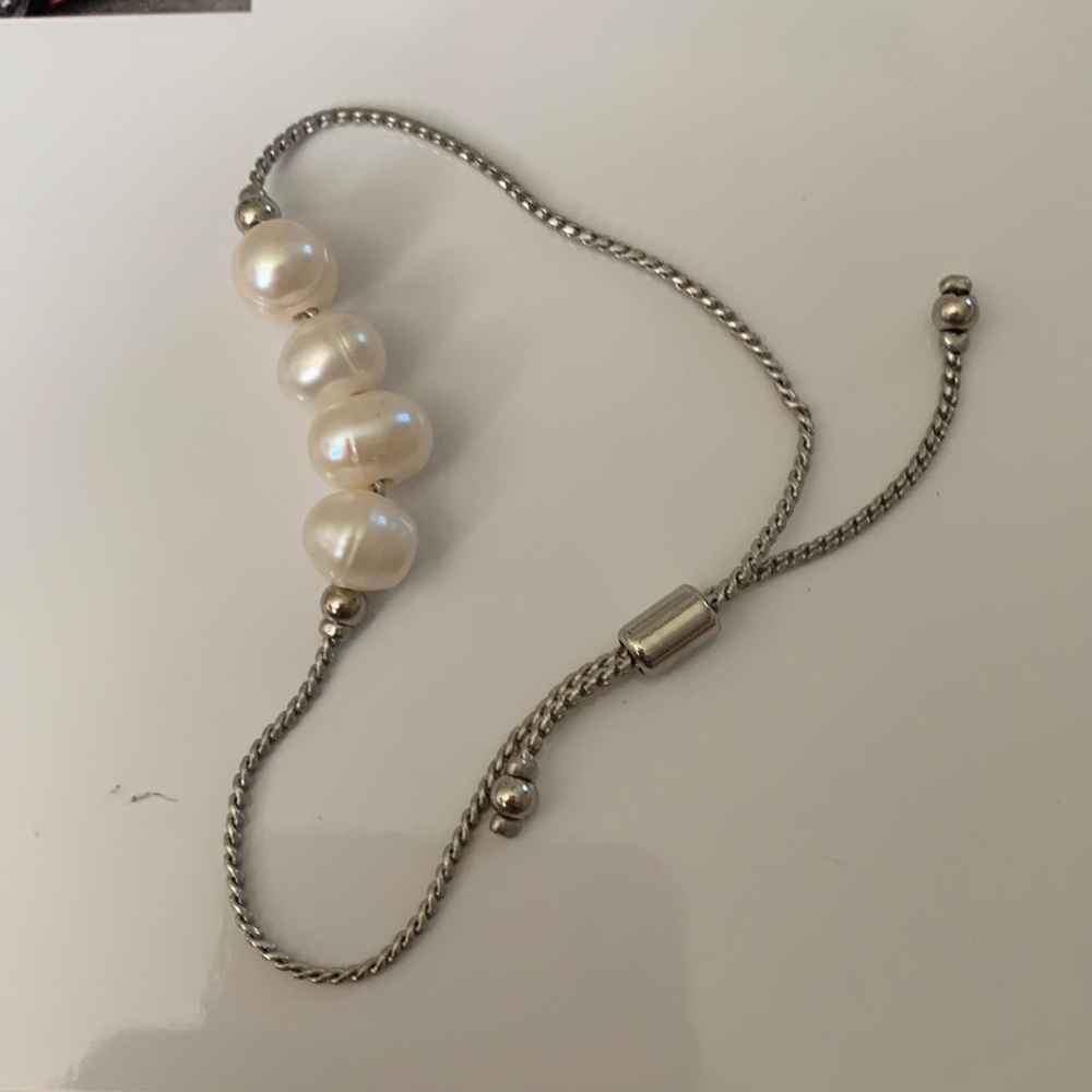 Fresh water pearls and silver bracelet